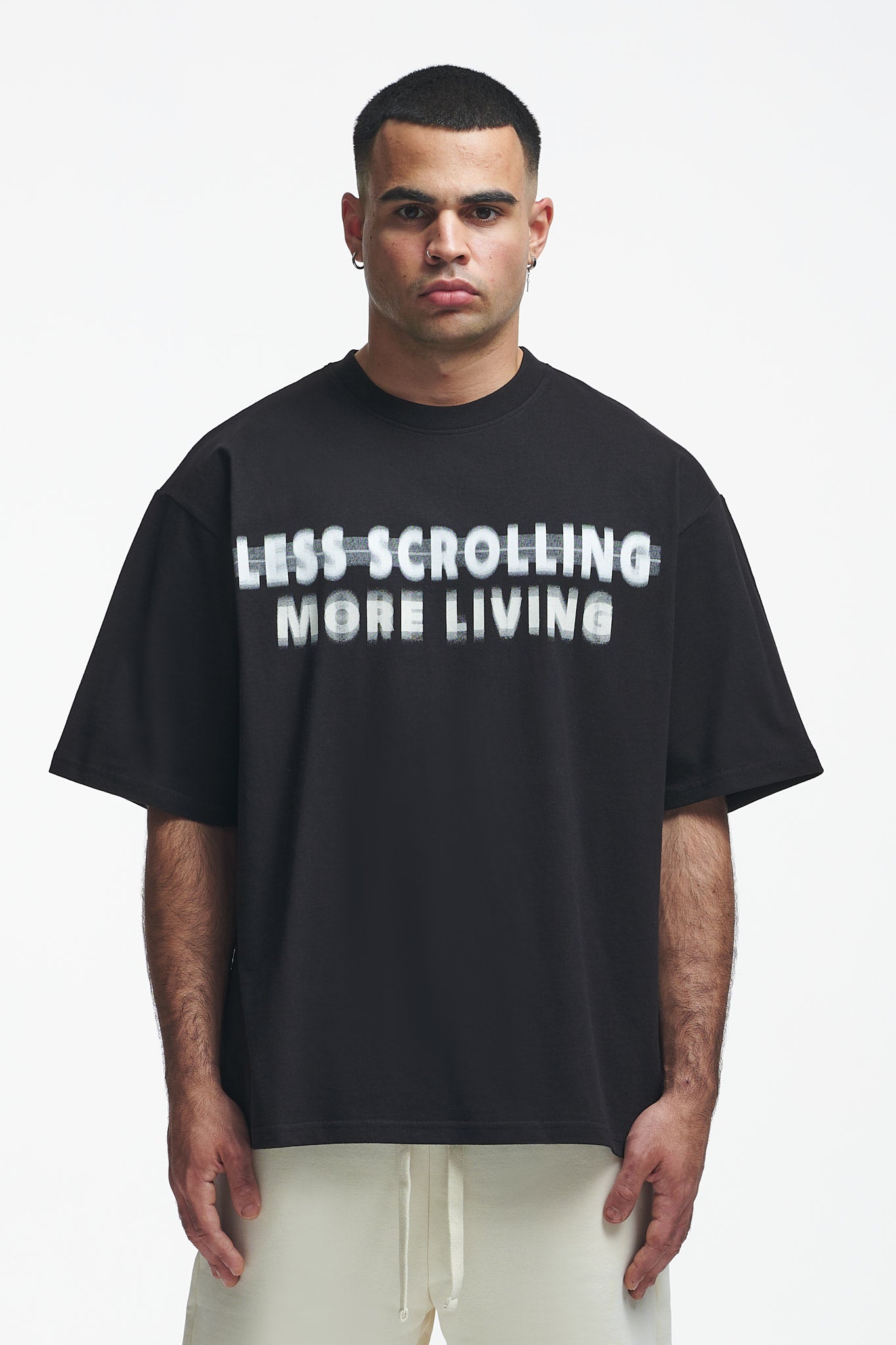 Less Scrolling Oversize Tee Black