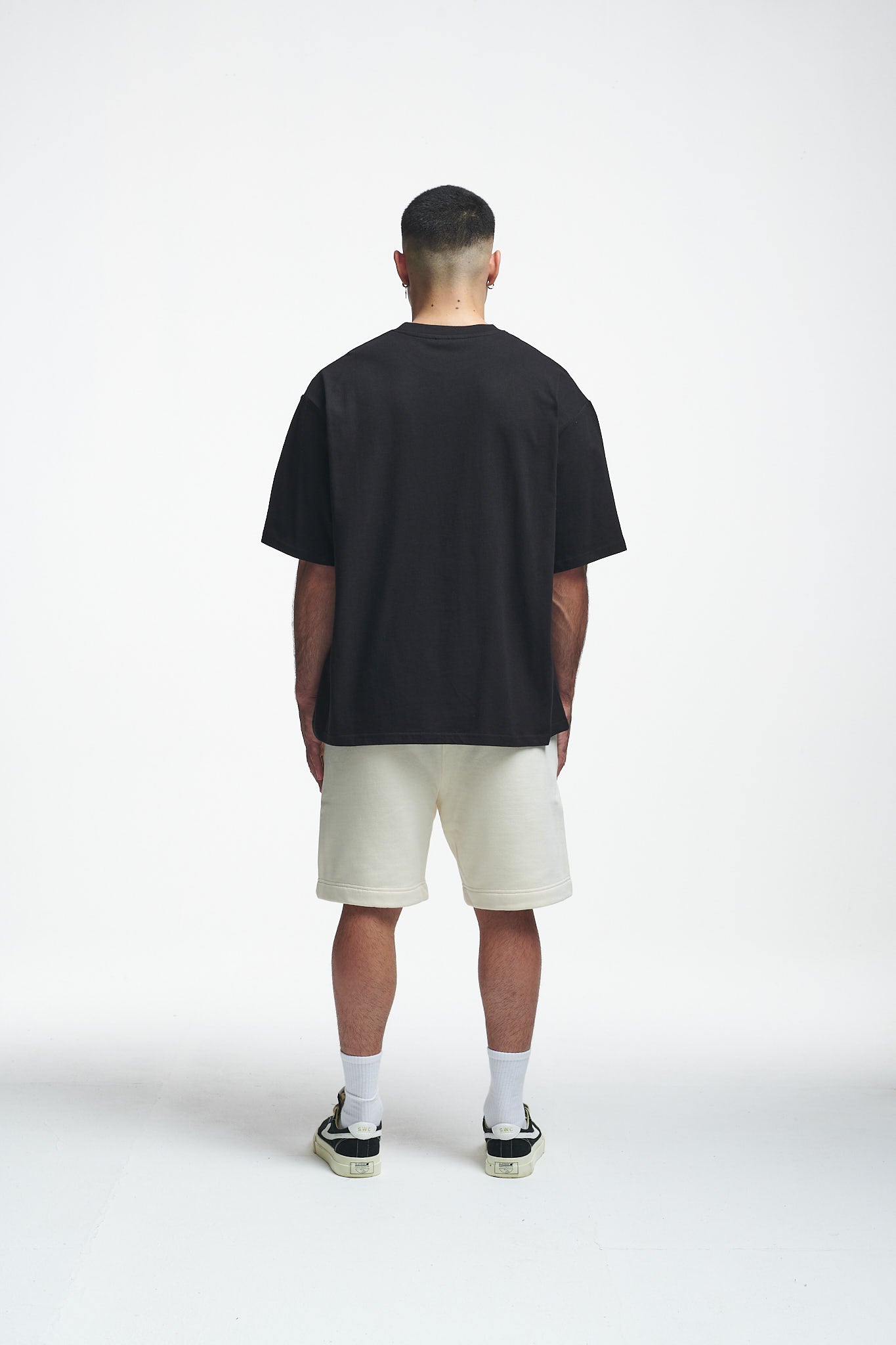 Less Scrolling Oversize Tee Black