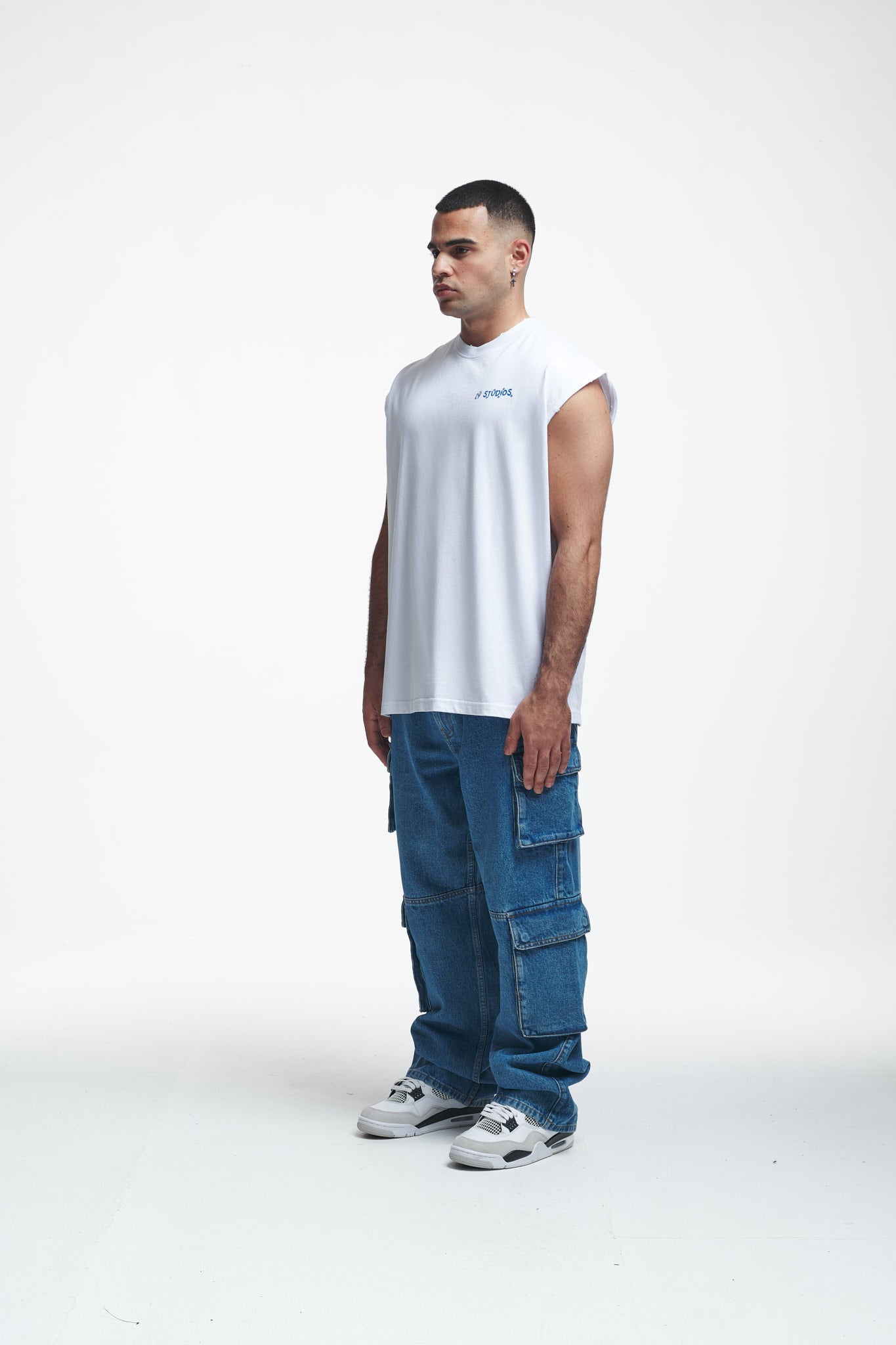 Thoughts Oversize Sleeveless Shirt White
