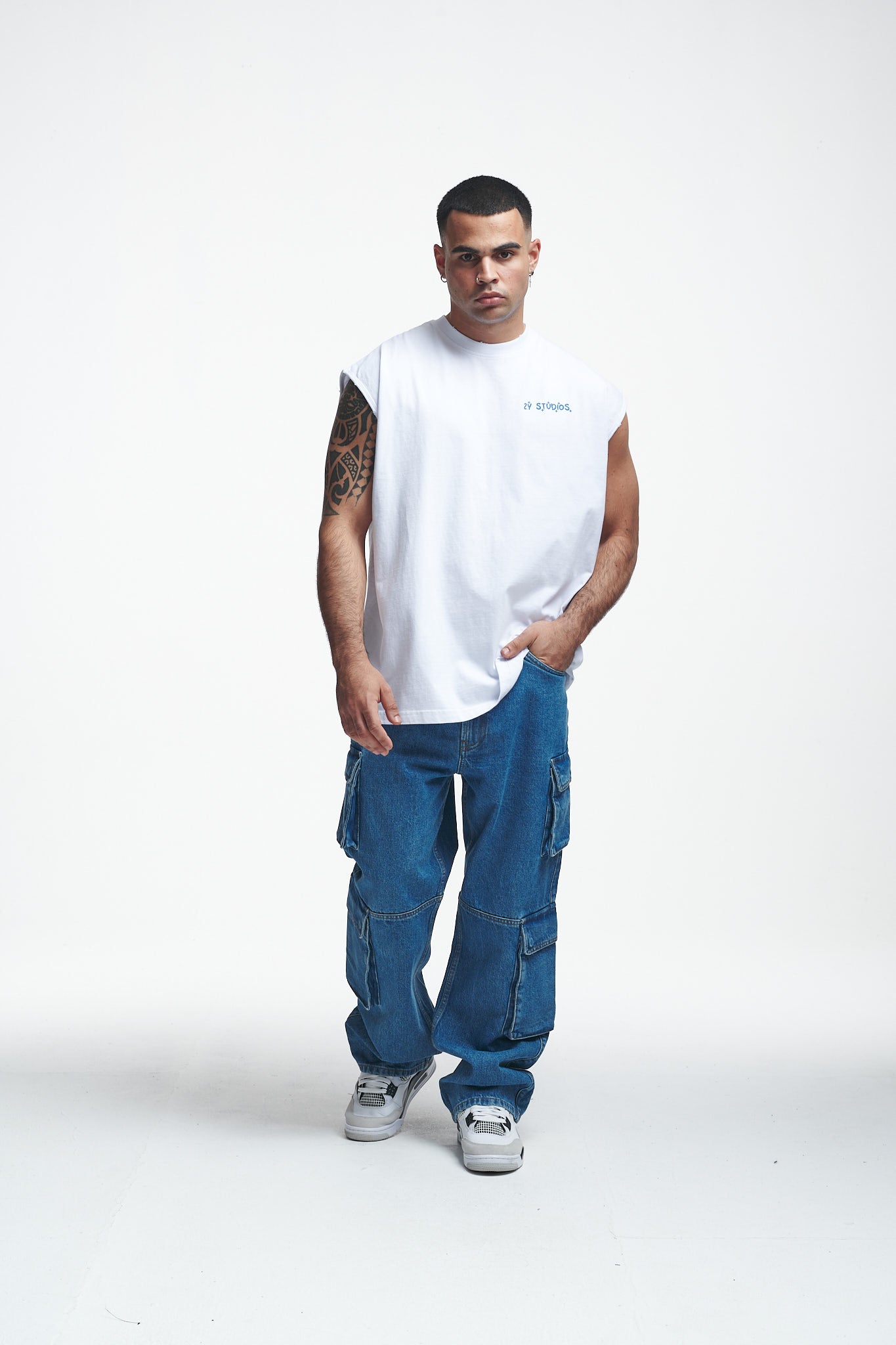 Thoughts Oversize Sleeveless Shirt White