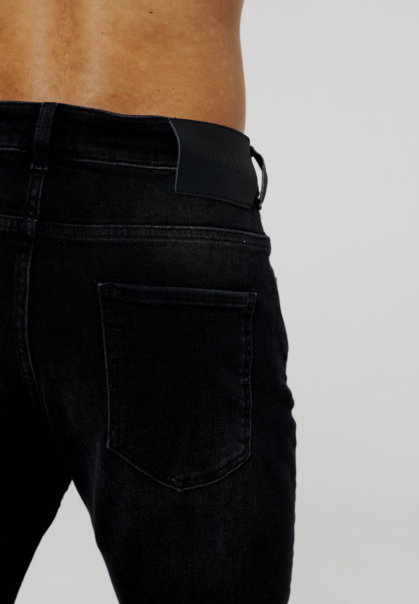 Basic Straight Fit Denim 2Y0101 Black