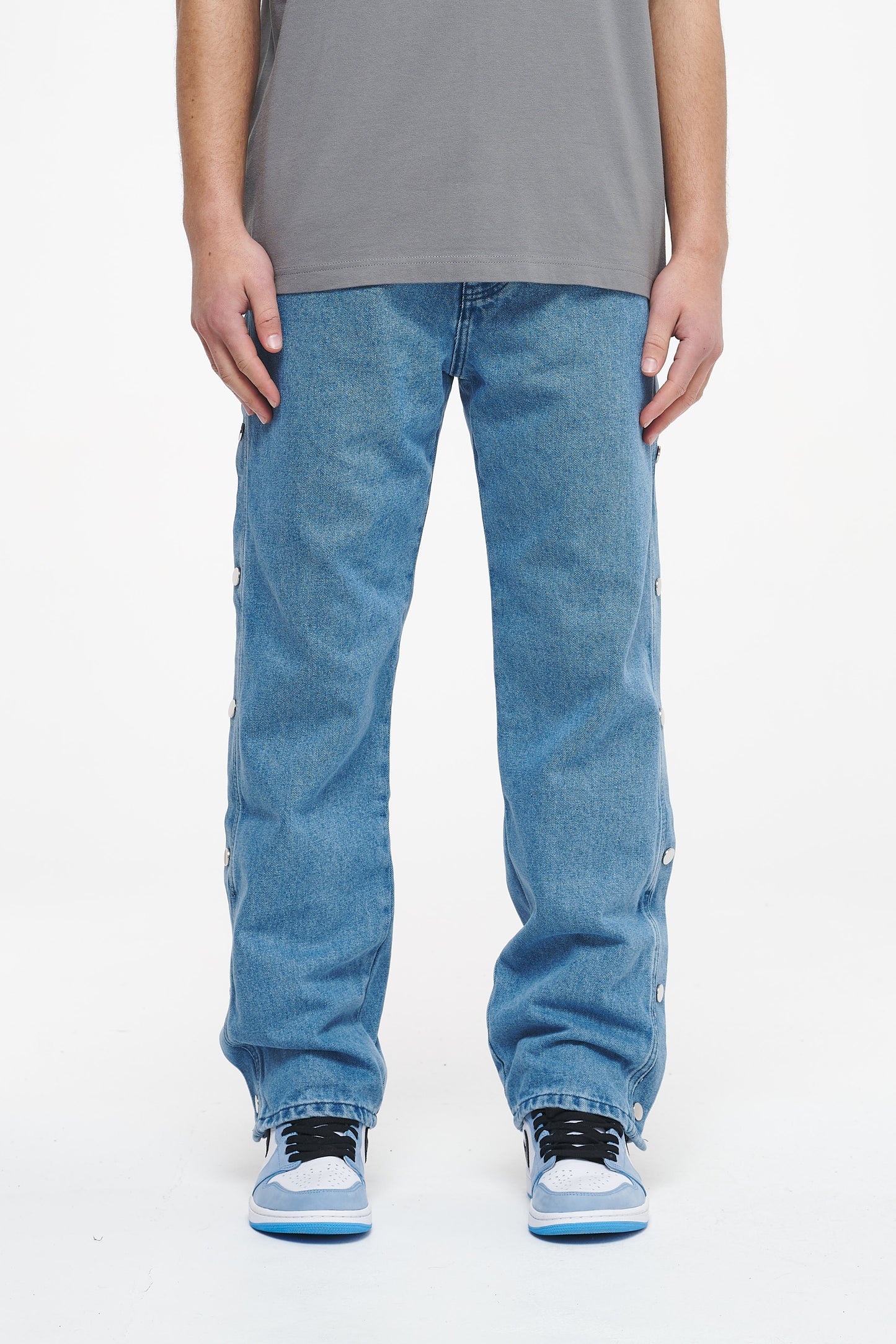 Buttoned Straight Jeans B7681 Blue